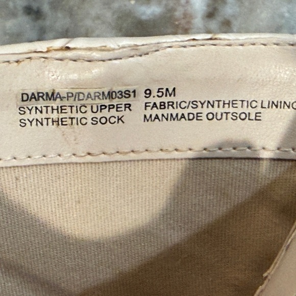 Women’s STEVE MADDEN Darma bone crocodile ankle boot- Size 9.5 - Picture 7 of 8